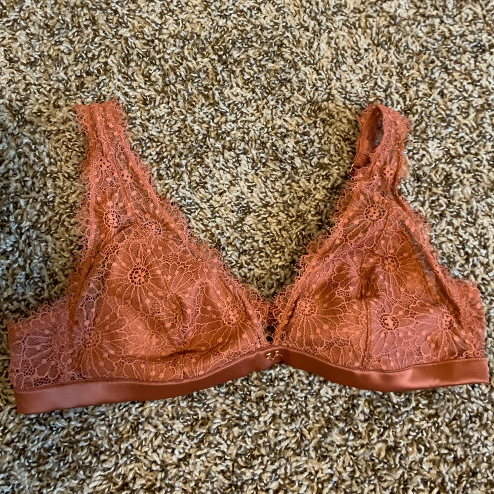 ***SOLD****NWT Victoria Secret Bralette